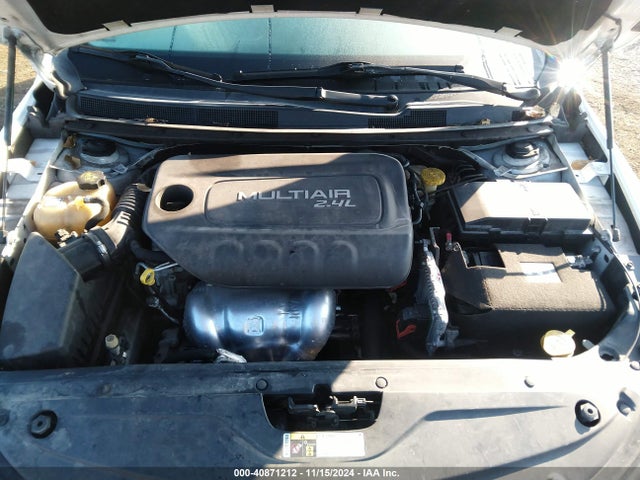 Chrysler 200 Limited 2015 1C3CCCAB9FN637281 Image 10
