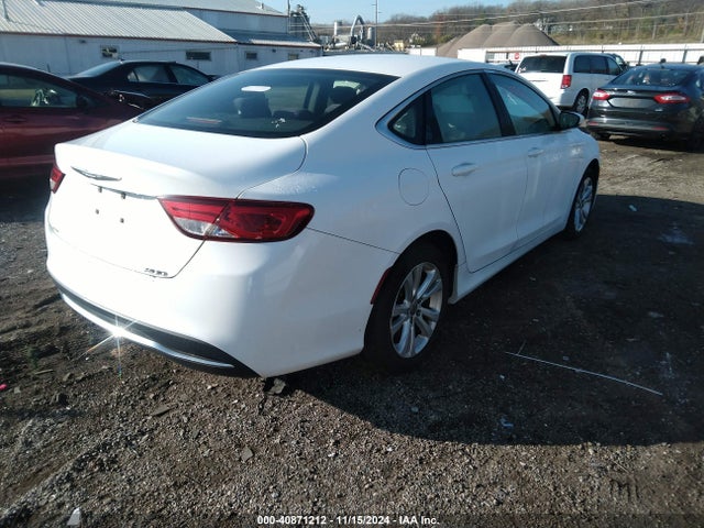 Chrysler 200 Limited 2015 1C3CCCAB9FN637281 Image 4