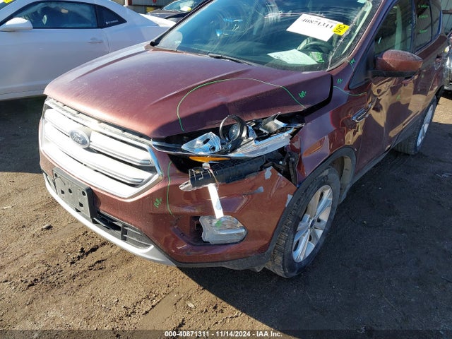 1FMCU9HD0JUA04326 Ford ESCAPE SEL