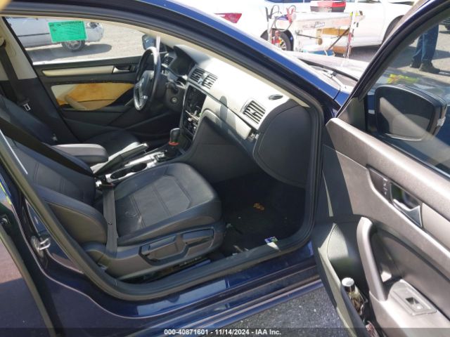 1VWBT7A35FC025529 Volkswagen Passat 1.8t Se