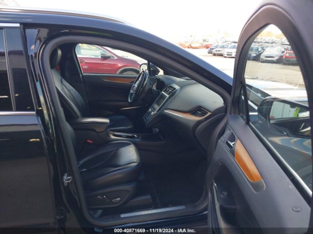 5LMCJ2D91HUL55643 Lincoln MKC SELECT