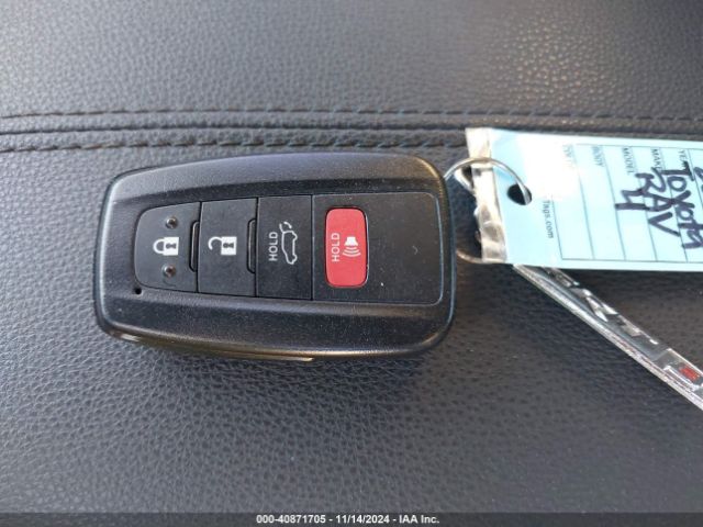 2T3C1RFV4KW056202 Toyota Rav4 Xle Premium