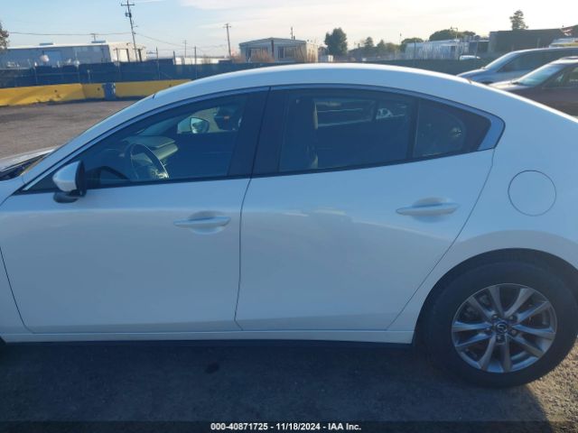 3MZBPAAL9MM202113 Mazda Mazda3 2.5 S