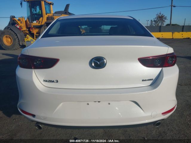 3MZBPAAL9MM202113 Mazda Mazda3 2.5 S
