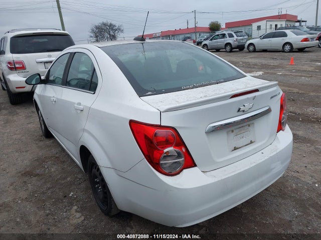 Chevrolet Sonic Lt Auto 2015 1G1JC5SH5F4180372 Image 3