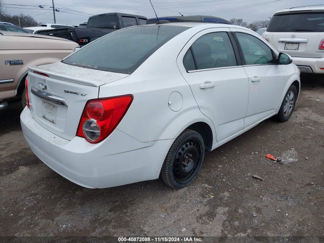 Chevrolet Sonic Lt Auto 2015 1G1JC5SH5F4180372 Image 4