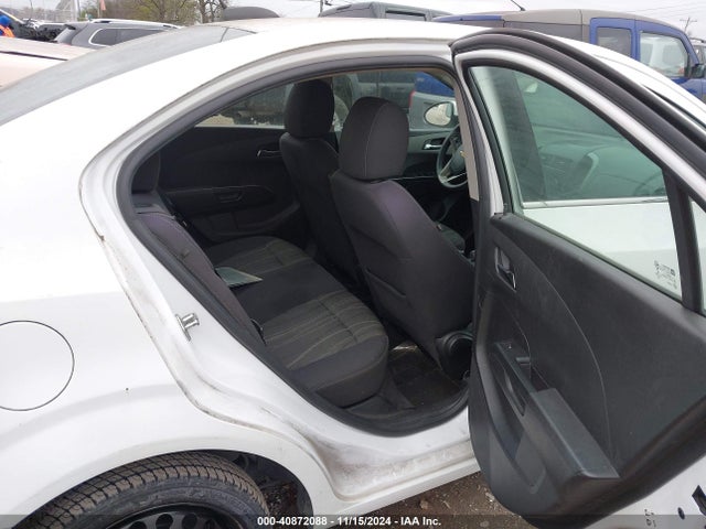 Chevrolet Sonic Lt Auto 2015 1G1JC5SH5F4180372 Image 8
