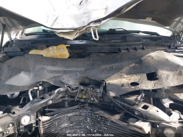 1C6RR7NM0JS254404 RAM 1500 Laramie  4x4 5'7 Box