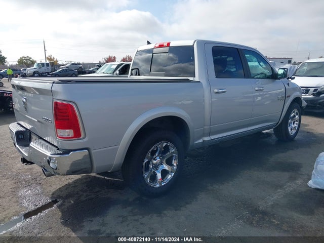 1C6RR7NM0JS254404 RAM 1500 Laramie  4x4 5'7 Box