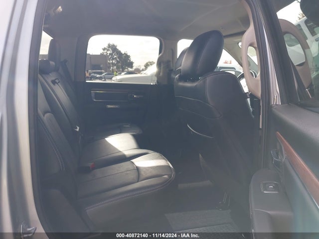 1C6RR7NM0JS254404 RAM 1500 Laramie  4x4 5'7 Box