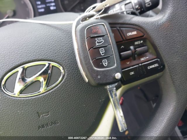 KM8J3CA49HU446422 Hyundai TUCSON SE
