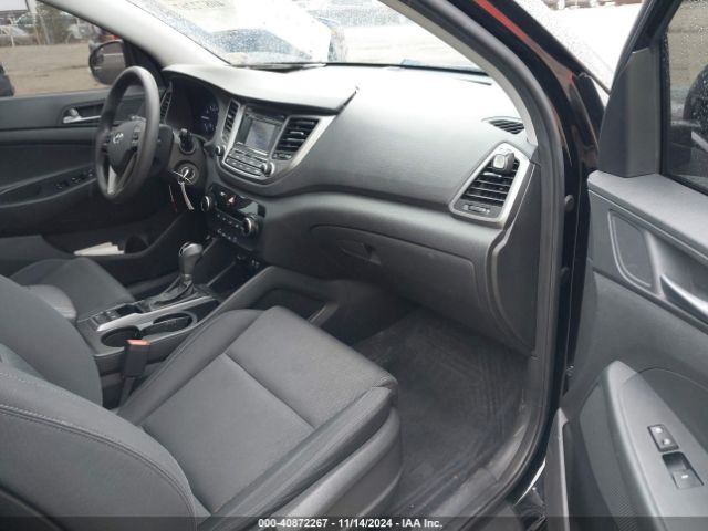 KM8J3CA49HU446422 Hyundai TUCSON SE