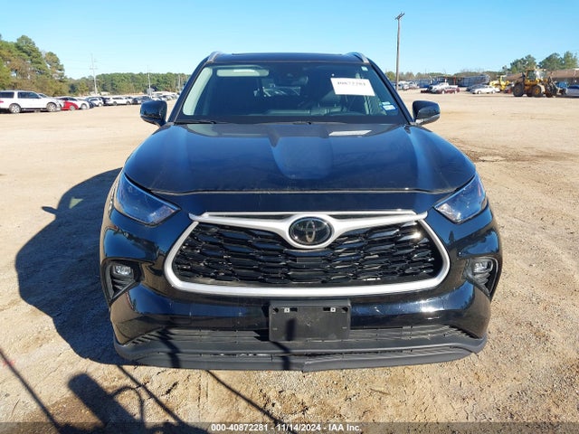 Toyota Highlander Xle 2023 5TDKDRAH9PS038629 Image 13