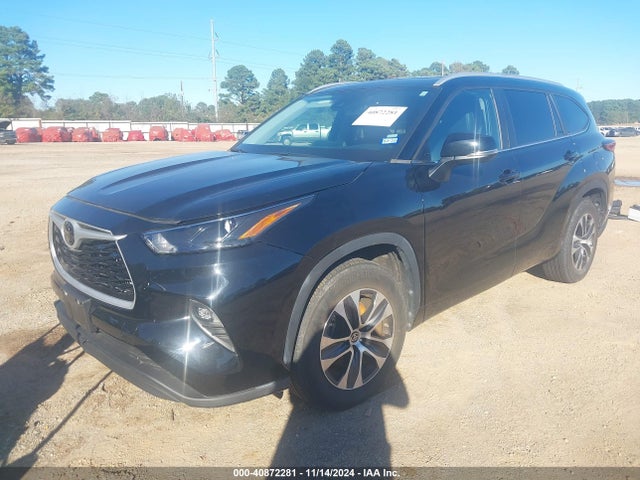 Toyota Highlander Xle 2023 5TDKDRAH9PS038629 Image 2
