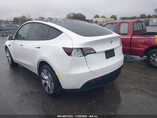 2023 TESLA MODEL Y 7SAYGDEE4PA078626 Photo 2