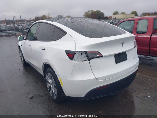 2023 TESLA MODEL Y 7SAYGDEE4PA078626 Photo 3