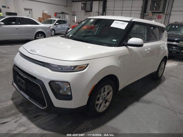 KIA SOUL LX 2022 KNDJ23AU1N7834164 Image 2