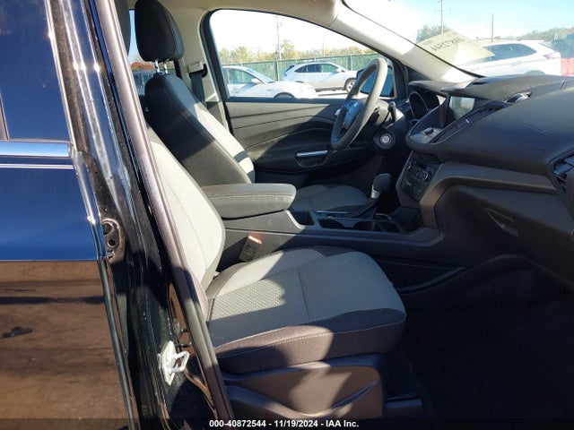 1FMCU9GDXHUB08186 Ford ESCAPE SE