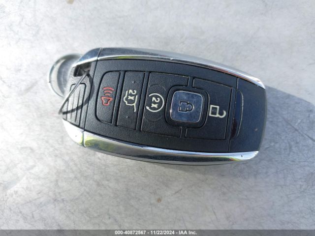 5LMCJ2D91KUL09561 Lincoln MKC SELECT