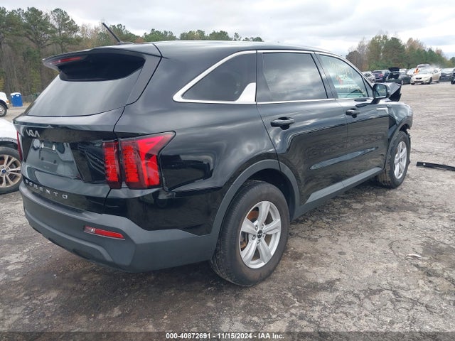 KIA SORENTO LX 2022 5XYRG4LCXNG097659 Image 4