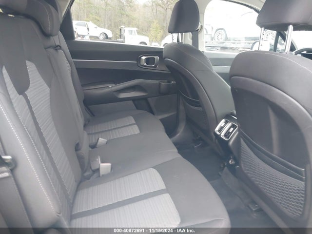 KIA SORENTO LX 2022 5XYRG4LCXNG097659 Image 8
