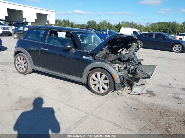 2007 MINI COOPER S WMWMF73517TL88457 Photo 0