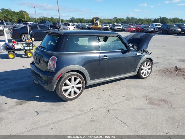 2007 MINI COOPER S WMWMF73517TL88457 Photo 3
