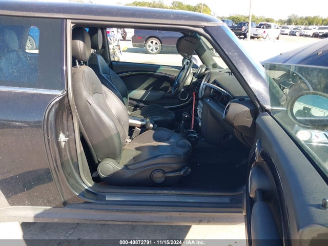 2007 MINI COOPER S WMWMF73517TL88457 Photo 4