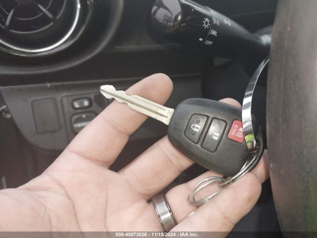 JTDKDTB37F1575561 Toyota Prius C Two