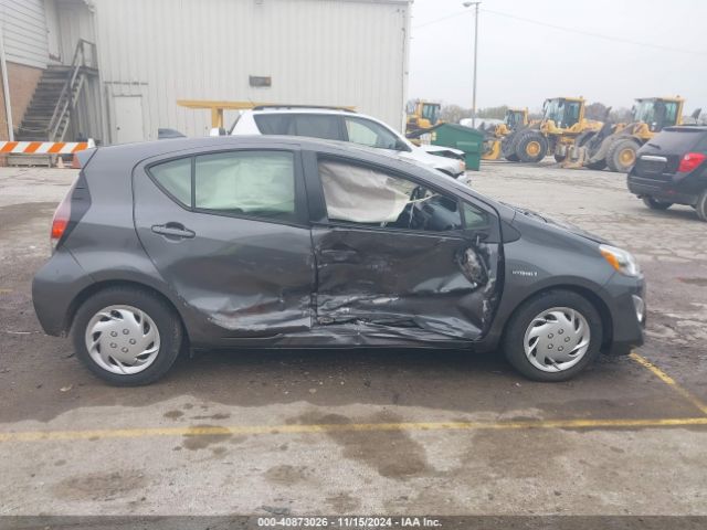 JTDKDTB37F1575561 Toyota Prius C Two