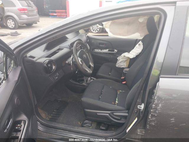 JTDKDTB37F1575561 Toyota Prius C Two