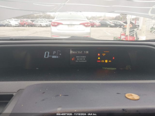 JTDKDTB37F1575561 Toyota Prius C Two