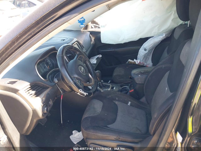 1C4PJLAB9FW525903 Jeep Cherokee Sport