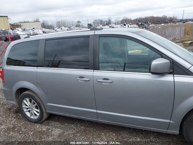 2C4RDGCGXJR266517 Dodge Grand Caravan Sxt