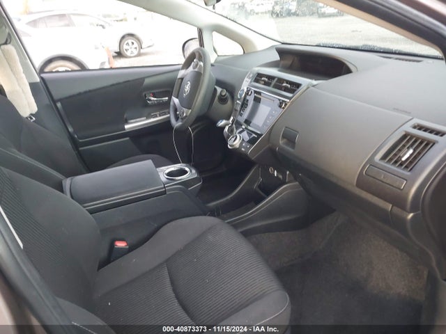 Toyota Prius V Two 2017 JTDZN3EU4HJ056759 Image 5