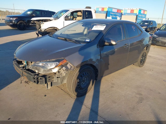 Toyota COROLLA LE 2018 5YFBURHE2JP751268 Image 2