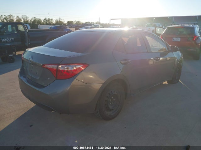 Toyota COROLLA LE 2018 5YFBURHE2JP751268 Image 4