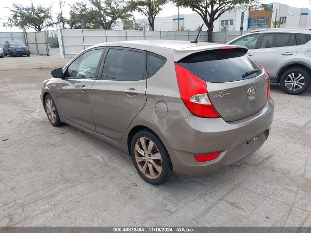 Hyundai ACCENT SE 2014 KMHCU5AE3EU173368 Image 3