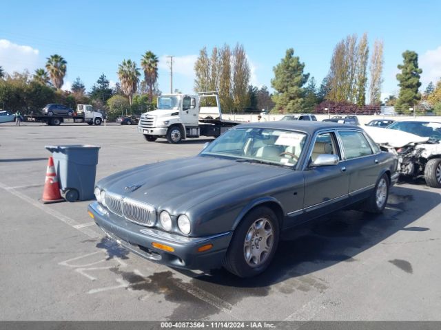 2001 JAGUAR XJ8 SAJDA24C61LF25373 Photo 1