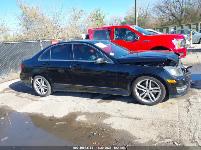 WDDGF8AB2ER316150 Mercedes-Benz C 300 Luxury 4matic/sport 4matic