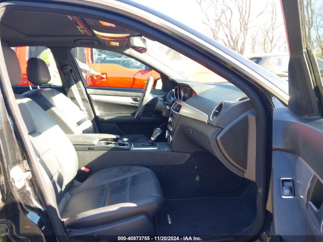 WDDGF8AB2ER316150 Mercedes-Benz C 300 Luxury 4matic/sport 4matic