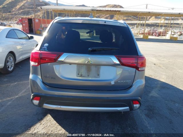 JA4AD3A37HZ021903 Mitsubishi Outlander Se
