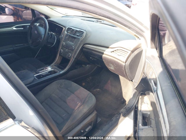3FA6P0H77JR188742 Ford FUSION SE