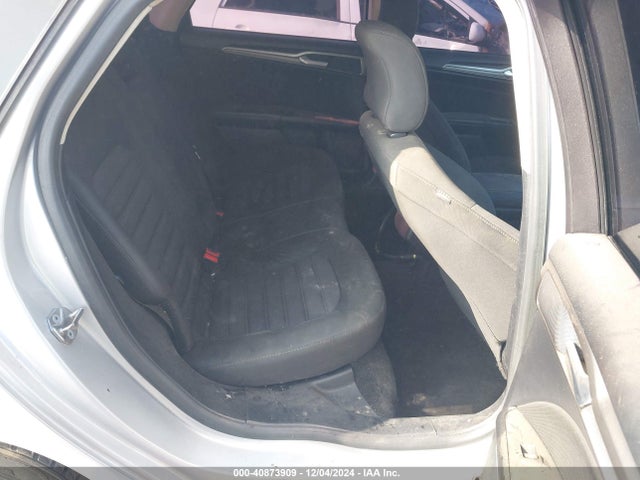 3FA6P0H77JR188742 Ford FUSION SE