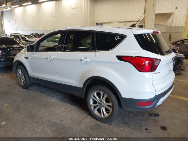 Ford ESCAPE SE 2019 1FMCU0GDXKUB32247 Image 3