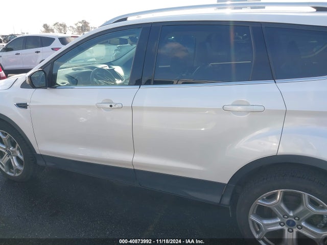 Ford Escape Titanium 2017 1FMCU0J95HUE09030 Image 14