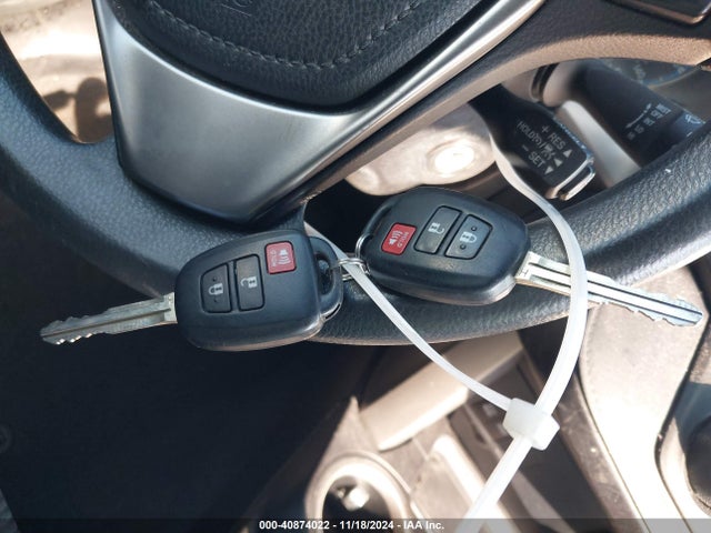 Toyota RAV4 LE 2017 2T3ZFREV1HW359704 Image 11