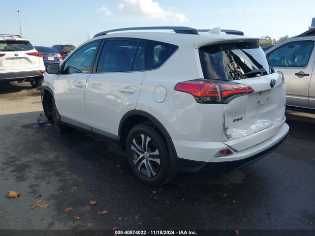 Toyota RAV4 LE 2017 2T3ZFREV1HW359704 Image 3