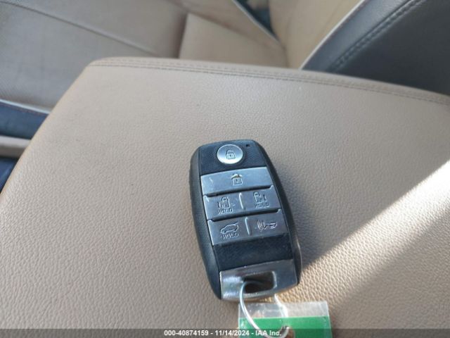 KNDMB5C14H6267437 KIA SEDONA LX
