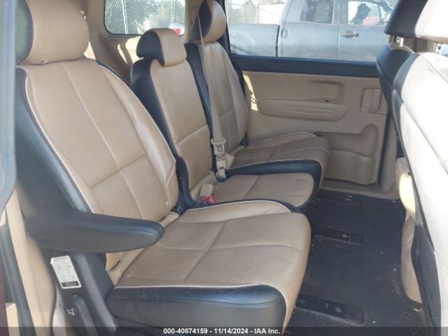 KNDMB5C14H6267437 KIA SEDONA LX